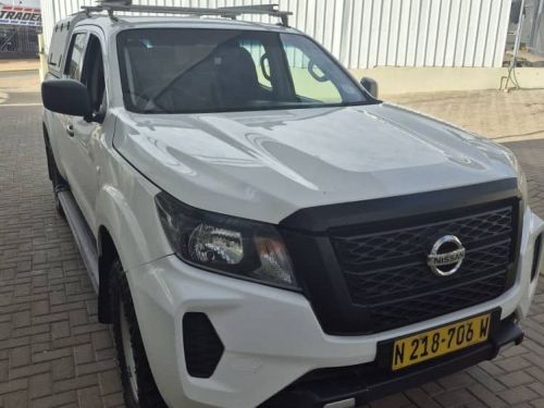 Nissan Navara D23-5 D/c 2.5TDi 4x4 XE in Namibia