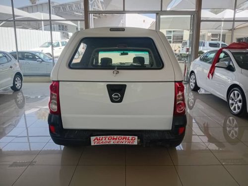 Nissan Np200 1.6 Base in Namibia