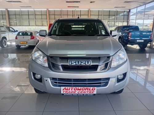 Isuzu KB 240 LE D/c 4x4 in Namibia