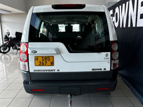 Land Rover DISCOVERY 4 3.0 V6 TD/SD in Namibia