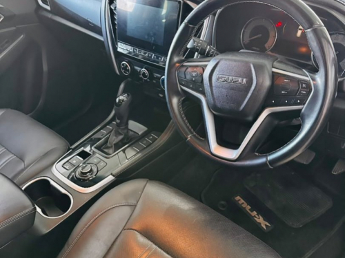 Isuzu MU-X 3.0 LS A/T in Namibia