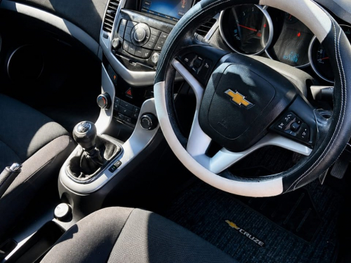 Chevrolet CRUZE 1.6 LS in Namibia
