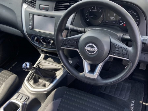 Nissan NAVARA 2.5 SE PLUS in Namibia