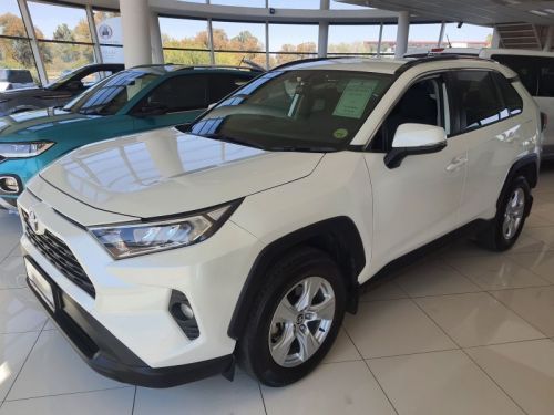 Toyota RAV4 2.0 GX A/T in Namibia