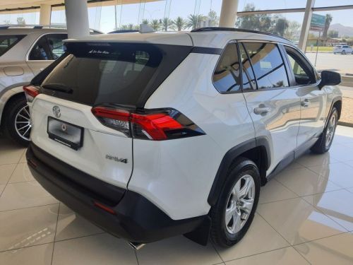 Toyota RAV4 2.0 GX A/T in Namibia