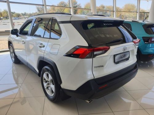 Toyota RAV4 2.0 GX A/T in Namibia