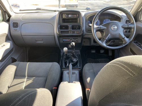 Nissan NP300 2,5Tdi Diesel Dcab 4x4 in Namibia