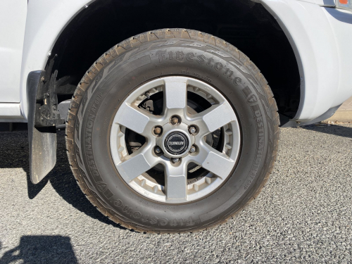 Nissan NP300 2,5Tdi Diesel Dcab 4x4 in Namibia