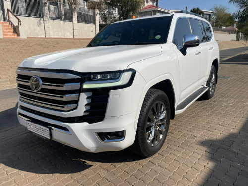 Toyota Land Cruiser 300 ZX V6 -3.5T Petrol 4x4 in Namibia