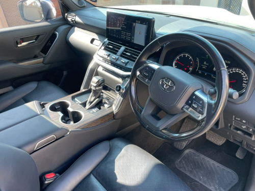 Toyota Land Cruiser 300 ZX V6 -3.5T Petrol 4x4 in Namibia