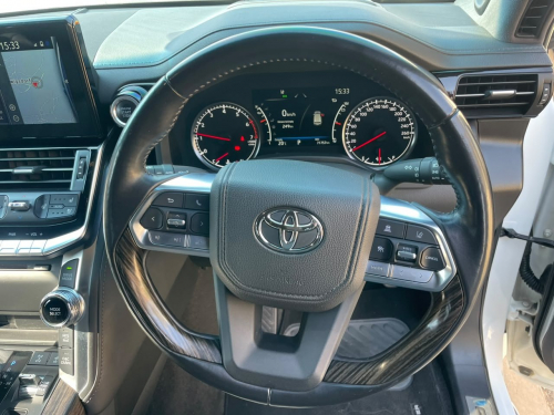 Toyota Land Cruiser 300 ZX V6 -3.5T Petrol 4x4 in Namibia
