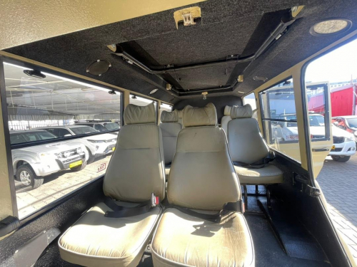 Toyota Land Cruiser 4.2 Safari 10-seater in Namibia