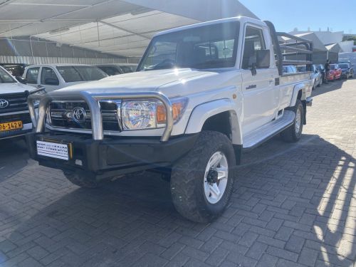Toyota Toyota Land Cruiser V6 4lt Scab 4x4 in Namibia