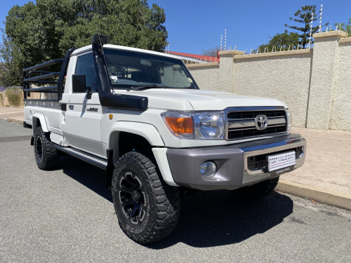 Toyota Land Cruiser V6 Petrol 4lt Scab in Namibia