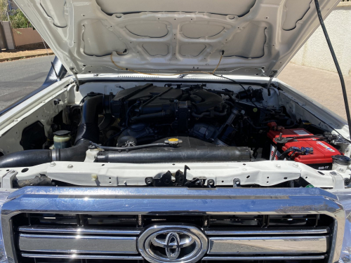 Toyota Land Cruiser V6 Petrol 4lt Scab in Namibia