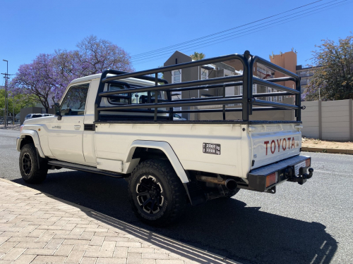 Toyota Land Cruiser V6 Petrol 4lt Scab in Namibia