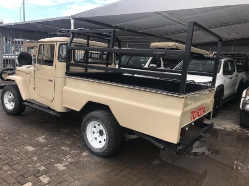 Toyota Land Cruiser 3.9 Diesel Scab 4x4 in Namibia