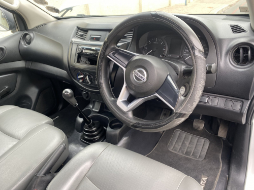 Nissan Nissan Navara Safari 7-seater in Namibia
