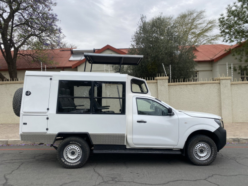 Nissan Nissan Navara Safari 7-seater in Namibia