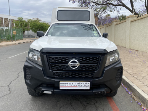 Nissan Nissan Navara Safari 7-seater in Namibia