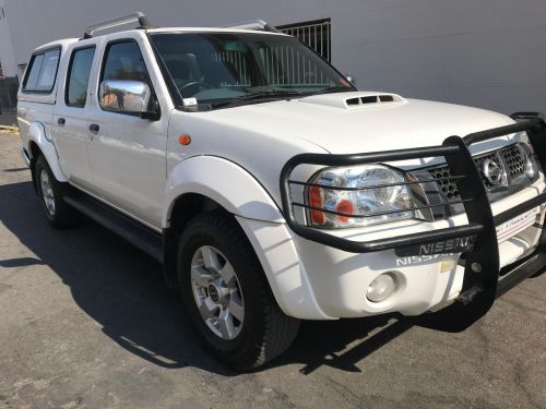 Nissan NP300 2.5 Tdi Dcab 4x4 in Namibia