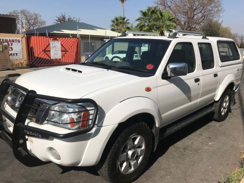 Nissan NP300 2.5 Tdi Dcab 4x4 in Namibia