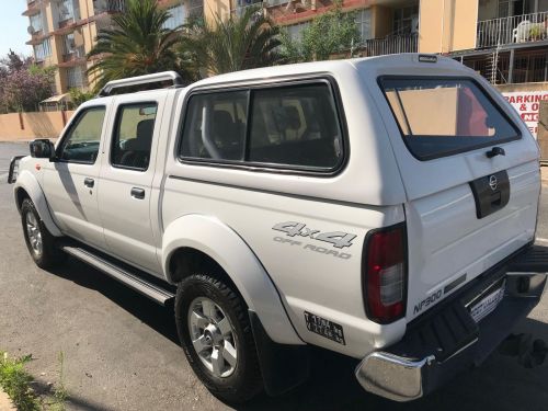 Nissan NP300 2.5 Tdi Dcab 4x4 in Namibia