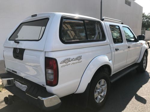 Nissan NP300 2.5 Tdi Dcab 4x4 in Namibia