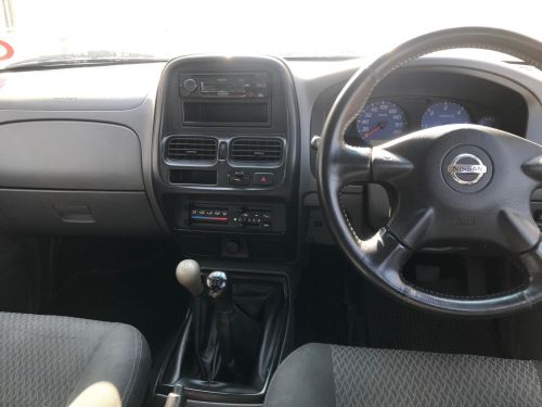 Nissan NP300 2.5 Tdi Dcab 4x4 in Namibia