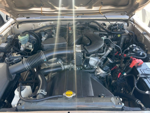 Toyota Land Cruiser V6 DCab 4x4 in Namibia