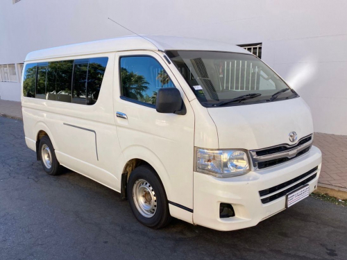 Toyota Quantum 2,5 Diesel 10 seater in Namibia