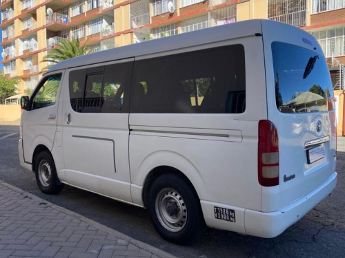 Toyota Quantum 2,5 Diesel 10 seater in Namibia