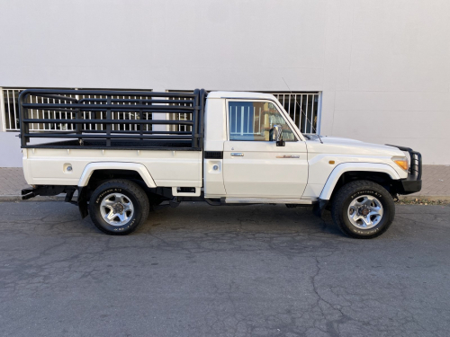 Toyota Land Cruiser 4.2 Scab 4x4 in Namibia