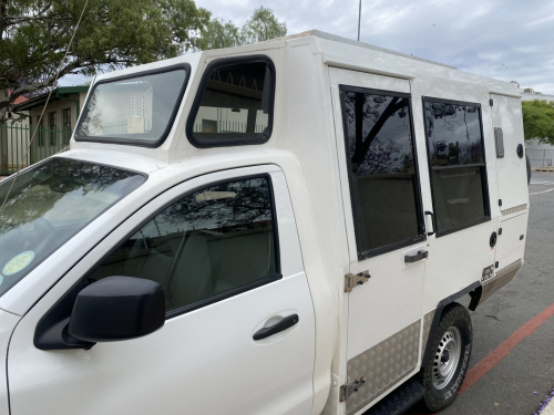Nissan Nissan Navara Safari 7-seater 2.5 Tdi 4x4 in Namibia