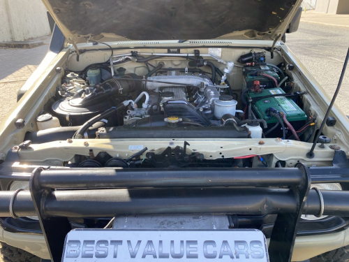 Toyota Land Cruiser 4.2 Diesel Safari 9-seater in Namibia