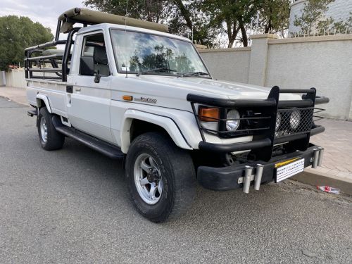 Toyota Land Cruiser 4.5 EFI Scab 4x4 in Namibia