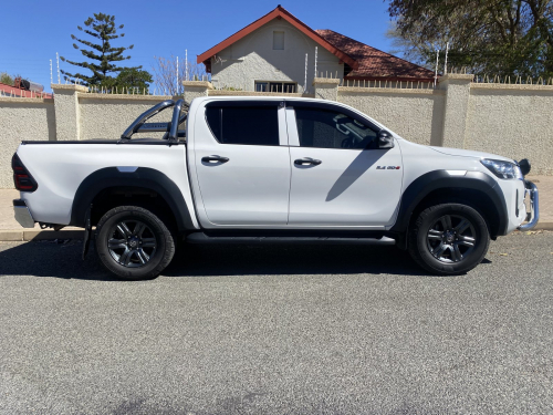 Toyota Hilux 2,4 GD6 Dcab RB in Namibia