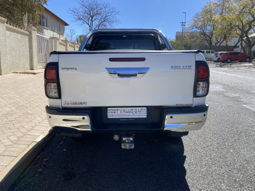 Toyota Hilux 2,4 GD6 Dcab RB in Namibia