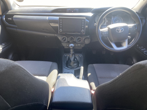Toyota Hilux 2,4 GD6 Dcab RB in Namibia
