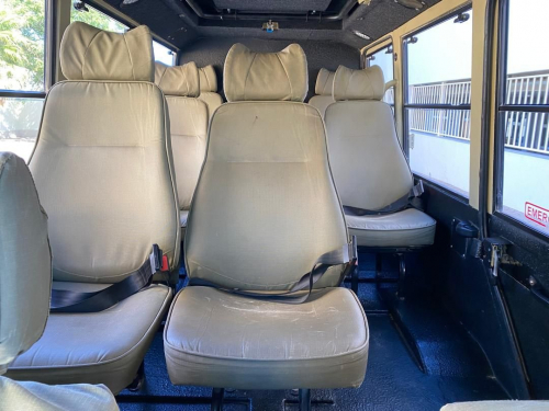 Toyota Land Cruiser 4.2 Safari 10-seater in Namibia