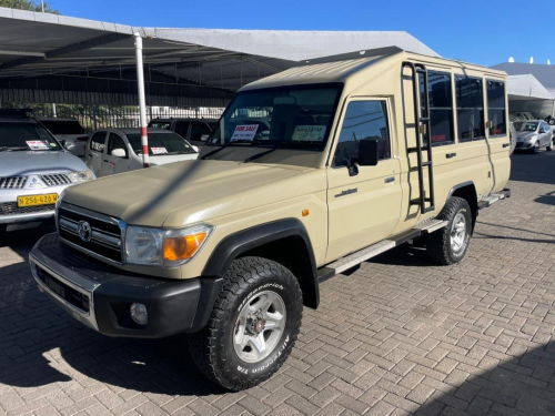 Pre-owned Toyota Land Cruiser 4.2 Safari 10-seater for sale in 