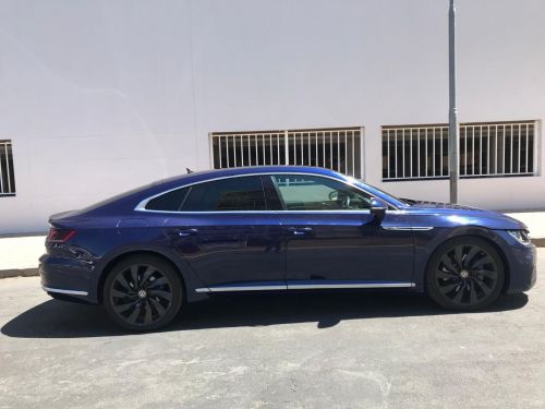 Volkswagen VW Arteon 2lt Tsi R-line AWD in Namibia