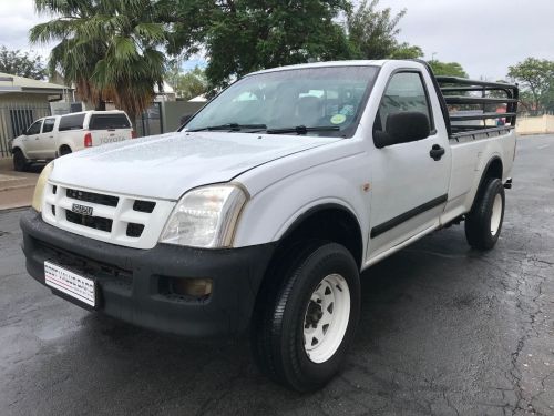Pre-owned Isuzu 2lt KB Petrol Scab for sale in 