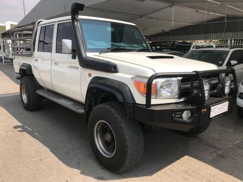 Toyota Land Cruiser V8 Diesel Dcab in Namibia