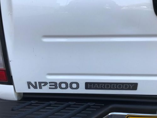 Nissan Nissan NP300 2.5 Tdi Dcab 4x4 in Namibia