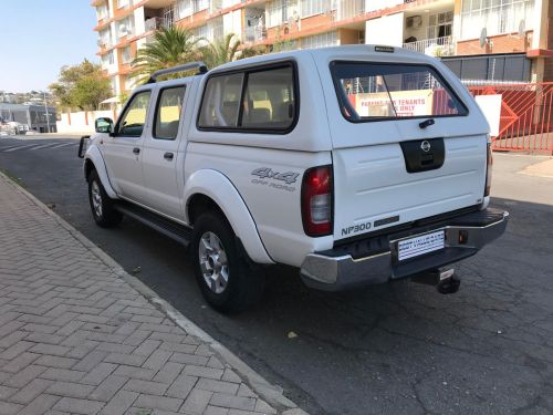Nissan Nissan NP300 2.5 Tdi Dcab 4x4 in Namibia