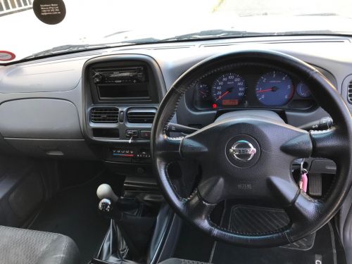 Nissan Nissan NP300 2.5 Tdi Dcab 4x4 in Namibia