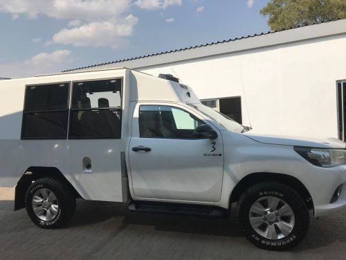 Toyota Hilux Safari 7 seater Conversion 4x4 in Namibia