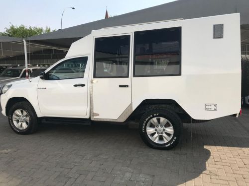 Toyota Hilux Safari 7 seater Conversion 4x4 in Namibia