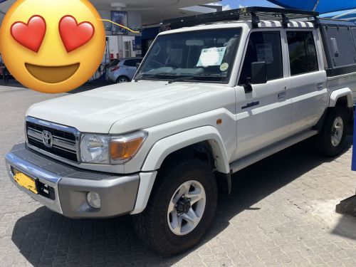 Toyota Toyota Land Cruiser V6 Dcab 4x4 in Namibia